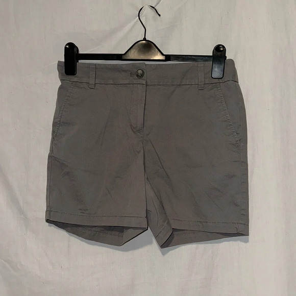 gray Loft Outlet 6" short shorts size 4 - Picture 1 of 3